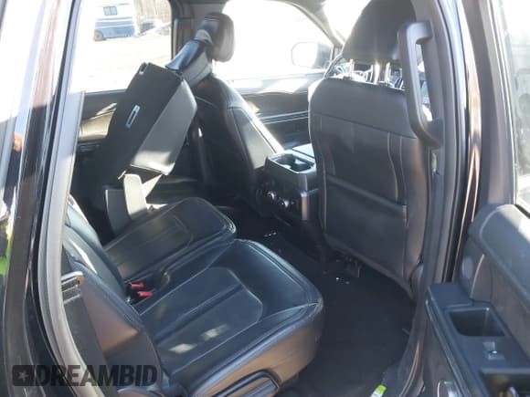 ✅ 2021 Ford Expedition Max Limited • VIN: 1FMJK2AT5MEA26715 • Lot: 41589474. Wystawiony na IAAI z przebiegiem 98 284 mil. Bezpłatny archiwum sprzedaży aukcyjnych z USA i szczegółowy raport historii pojazdu na DreamBid. Zdjęcie 8.