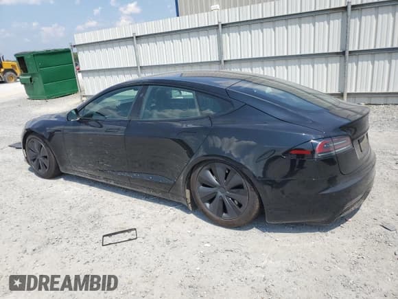 ✅ 2022 Tesla Model S • VIN: 5YJSA1E55NF476513 • Лот: 63302215. Опубликован ранее на Copart с пробегом Не указан. Бесплатный доступ к архиву аукционных продаж из США и подробный отчёт об истории автомобиля на DreamBid. Изображение 2.