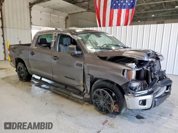 ✅ 2020 Toyota Tundra SR5 • VIN: 5TFEY5F1XLX270456 • Лот: 84868525. Опубликован ранее на Copart с пробегом 127 857 миль. Бесплатный доступ к архиву аукционных продаж из США и подробный отчёт об истории автомобиля на DreamBid. Изображение 4.