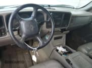 ✅ 1999 Chevrolet Silverado 1500 LS • VIN: 2GCEC19T0X1130679 • Лот: 61845284. Опубликован ранее на Copart с пробегом 244 188 миль. Бесплатный доступ к архиву аукционных продаж из США и подробный отчёт об истории автомобиля на DreamBid. Изображение 8.