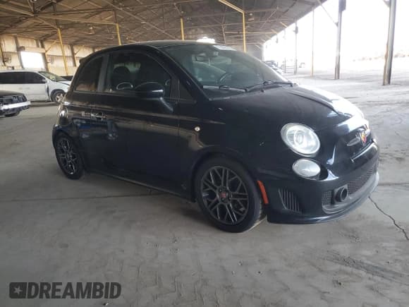✅ 2017 FIAT 500 Abarth • VIN: 3C3CFFFH1HT544621 • Lot: 71476115. Wystawiony na Copart z przebiegiem 94 953 mil. Bezpłatny archiwum sprzedaży aukcyjnych z USA i szczegółowy raport historii pojazdu na DreamBid. Zdjęcie 4.