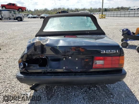 1992 BMW 3 Series z VIN WBABB2310NEC28108, wystawiony jako Copart lot #52196435 z przebiegiem 45 172 mil mil oraz Szkoda całkowita • Salvage title. Historia ofert i sprzedaży dostępna na DreamBid. Obrazek 6.