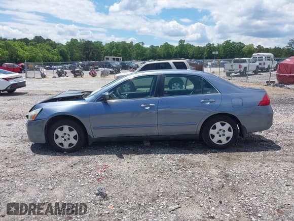 ✅ 2007 Honda Accord LX • VIN: 1HGCM56407A206997 • Lot: 42198213. Listed on IAAI with 188,537 mi. Free auction sales archive from the USA and detailed vehicle history report at DreamBid. Image 14.