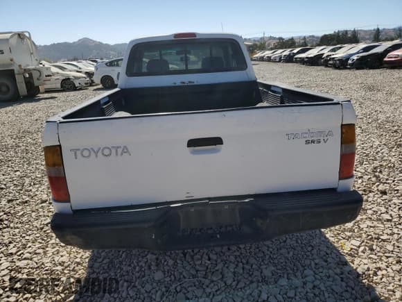 ✅ 1999 Toyota Tacoma • VIN: 4TAVL52N8XZ504591 • Lot: 71146865. Wystawiony na Copart z przebiegiem 237 687 mil. Bezpłatny archiwum sprzedaży aukcyjnych z USA i szczegółowy raport historii pojazdu na DreamBid. Zdjęcie 6.