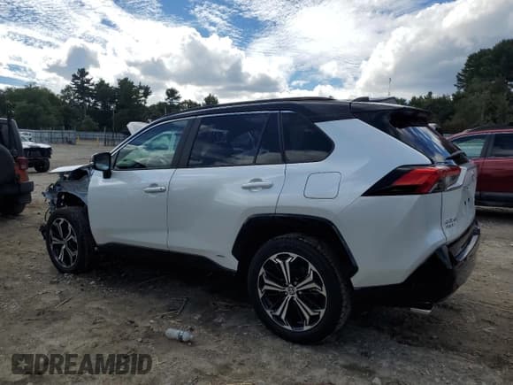 ✅ 2024 Toyota RAV4 XSE • VIN: JTMEB3FV5RD200575 • Лот: 84214365. Опубликован ранее на Copart с пробегом 11 929 миль. Бесплатный доступ к архиву аукционных продаж из США и подробный отчёт об истории автомобиля на DreamBid. Изображение 2.