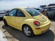 ✅ 2010 Volkswagen Beetle • VIN: 3VWPW3AG0AM007584 • Lot: 52577745. Wystawiony na Copart z przebiegiem 136 775 mil. Bezpłatny archiwum sprzedaży aukcyjnych z USA i szczegółowy raport historii pojazdu na DreamBid. Zdjęcie 2.