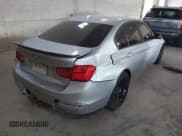 ✅ 2013 BMW 3 Series 328i xDrive • VIN: WBA3B5G54DNP41098 • Lot: 39644077. Wystawiony na IAAI z przebiegiem 87 308 mil. Bezpłatny archiwum sprzedaży aukcyjnych z USA i szczegółowy raport historii pojazdu na DreamBid. Zdjęcie 4.