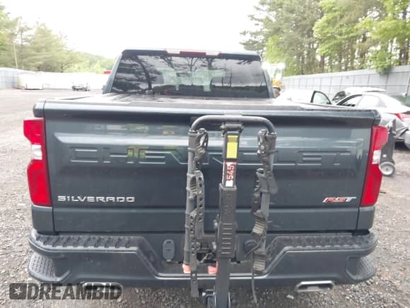 ✅ 2021 Chevrolet Silverado 1500 RST • VIN: 3GCUYEETXMG106287 • Lot: 42313663. Wystawiony na IAAI z przebiegiem 17 464 mil. Bezpłatny archiwum sprzedaży aukcyjnych z USA i szczegółowy raport historii pojazdu na DreamBid. Zdjęcie 16.