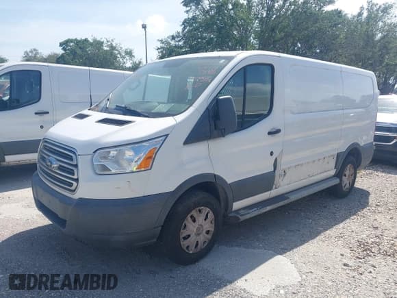 ✅ 2018 Ford Transit • VIN: 1FTYR1YM1JKA89833 • Lot: 41833114. Listed on IAAI with 201,883 mi. Free auction sales archive from the USA and detailed vehicle history report at DreamBid. Image 17.