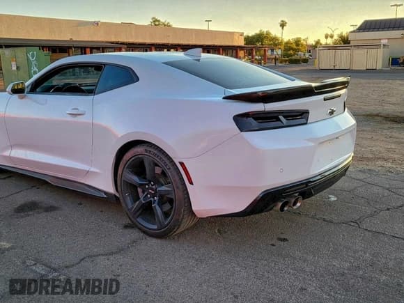 ✅ 2017 Chevrolet Camaro 2SS • VIN: 1G1FH1R78H0176792 • Лот: 94726445. Опубликован ранее на Copart с пробегом 54 433 миль. Бесплатный доступ к архиву аукционных продаж из США и подробный отчёт об истории автомобиля на DreamBid. Изображение 3.
