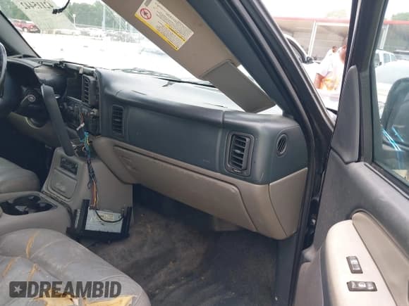 ✅ 2001 Chevrolet Suburban LS • VIN: 3GNEC16T71G254622 • Лот: 42115442. Опубликован ранее на IAAI с пробегом Не указан. Бесплатный доступ к архиву аукционных продаж из США и подробный отчёт об истории автомобиля на DreamBid. Изображение 5.