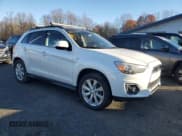 ✅ 2014 Mitsubishi Outlander SE • VIN: 4A4AR4AU5EE025613 • Лот: 92881545. Опубликован ранее на Copart с пробегом 181 724 миль. Бесплатный доступ к архиву аукционных продаж из США и подробный отчёт об истории автомобиля на DreamBid. Изображение 4.