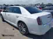 2014 Chrysler 300 S с VIN 2C3CCABG3EH262008, выставлен на аукционе IAAI как лот 42087435 с пробегом 248 794 миль миль и . История ставок и продаж доступна на DreamBid. Изображение 3.