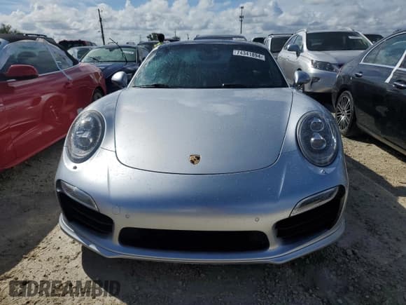 ✅ 2015 Porsche 911 Turbo S • VIN: WP0AD2A97FS166675 • Lot: 74341894. Wystawiony na Copart z przebiegiem Nie podano. Bezpłatny archiwum sprzedaży aukcyjnych z USA i szczegółowy raport historii pojazdu na DreamBid. Zdjęcie 5.