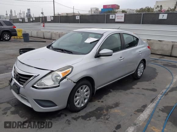 ✅ 2015 Nissan Versa S • VIN: 3N1CN7AP8FL829237 • Лот: 42973063. Опубликован ранее на IAAI с пробегом 119 923 миль. Бесплатный доступ к архиву аукционных продаж из США и подробный отчёт об истории автомобиля на DreamBid. Изображение 2.