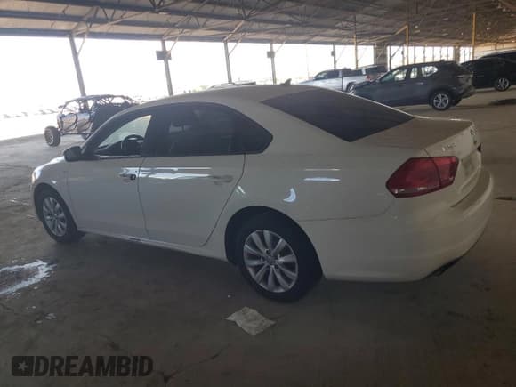 ✅ 2015 Volkswagen Passat Wolfsburg Edition • VIN: 1VWAT7A32FC043658 • Лот: 72066605. Опубликован ранее на Copart с пробегом Не указан. Бесплатный доступ к архиву аукционных продаж из США и подробный отчёт об истории автомобиля на DreamBid. Изображение 2.