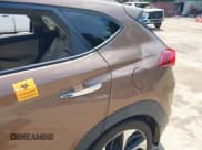 ✅ 2016 Hyundai Tucson Limited • VIN: KM8J33A21GU106243 • Лот: 43121239. Опубликован ранее на IAAI с пробегом 136 487 миль. Бесплатный доступ к архиву аукционных продаж из США и подробный отчёт об истории автомобиля на DreamBid. Изображение 14.