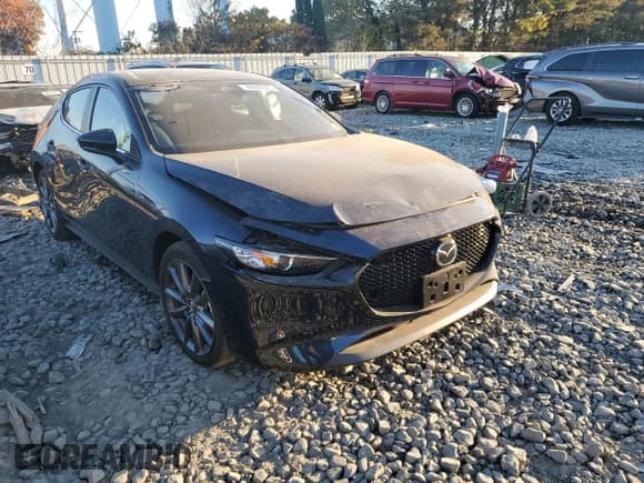 ✅ 2025 Mazda 3 S Preferred • VIN: JM1BPALM9S1778075 • Лот: 90065305. Опубликован ранее на Copart с пробегом 6 588 миль. Бесплатный доступ к архиву аукционных продаж из США и подробный отчёт об истории автомобиля на DreamBid. Изображение 4.