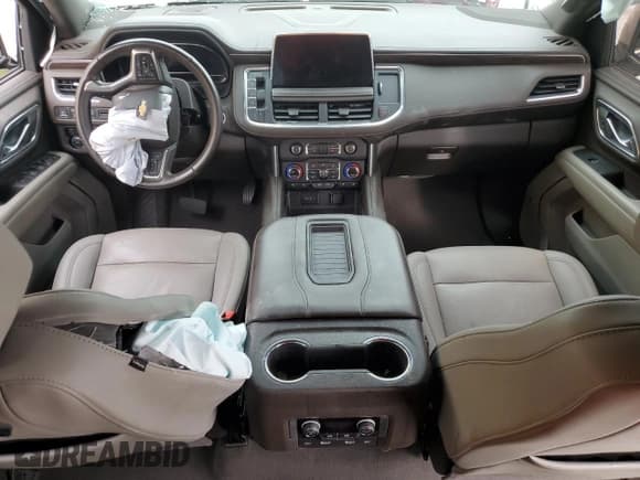 ✅ 2022 Chevrolet Tahoe LT • VIN: 1GNSKNKD4NR116540 • Lot: 62072955. Wystawiony na Copart z przebiegiem 61 893 mil. Bezpłatny archiwum sprzedaży aukcyjnych z USA i szczegółowy raport historii pojazdu na DreamBid. Zdjęcie 8.