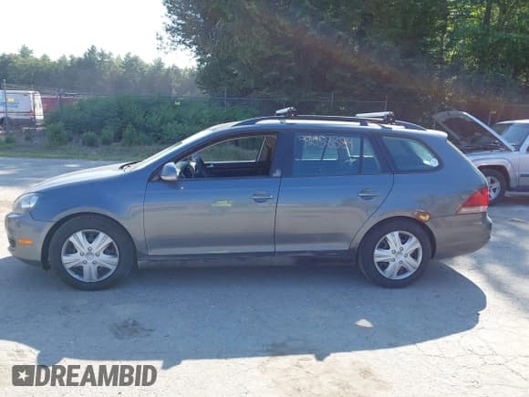 ✅ 2010 Volkswagen Jetta • VIN: 3VWKX8AJ3AM626468 • Lot: 42958384. Listed on IAAI with 293,447 mi. Free auction sales archive from the USA and detailed vehicle history report at DreamBid. Image 12.