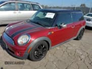 ✅ 2010 MINI Clubman • VIN: WMWML3C53ATX37790 • Lot: 43021021. Wystawiony na IAAI z przebiegiem 116 067 mil. Bezpłatny archiwum sprzedaży aukcyjnych z USA i szczegółowy raport historii pojazdu na DreamBid. Zdjęcie 2.
