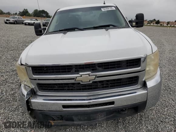 ✅ 2007 Chevrolet Silverado 1500 • VIN: 1GBHC39657E597358 • Lot: 52408105. Wystawiony na Copart z przebiegiem 379 668 mil. Bezpłatny archiwum sprzedaży aukcyjnych z USA i szczegółowy raport historii pojazdu na DreamBid. Zdjęcie 5.