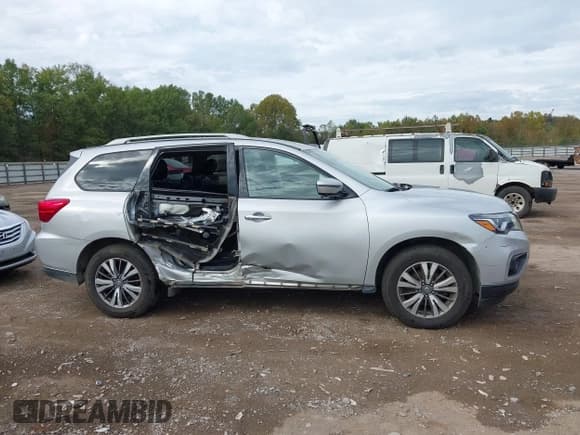 ✅ 2020 Nissan Pathfinder SL • VIN: 5N1DR2CM9LC609412 • Лот: 43309852. Опубликован ранее на IAAI с пробегом 115 819 миль. Бесплатный доступ к архиву аукционных продаж из США и подробный отчёт об истории автомобиля на DreamBid. Изображение 13.