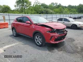 2024 Dodge Hornet R/T Plus z VIN ZACPDFDWXR3A24793, wystawiony jako Copart lot #59788845 z przebiegiem 4 495 mil mil oraz Szkoda całkowita • Salvage title. Historia ofert i sprzedaży dostępna na DreamBid. Obrazek 4.
