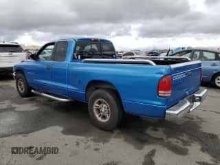 1999 Dodge Dakota SLT z VIN 1B7GL22X4XS108843, wystawiony jako Copart lot #82464205 z przebiegiem 224 498 mil mil oraz Szkoda całkowita • Salvage title. Historia ofert i sprzedaży dostępna na DreamBid. Obrazek 2.