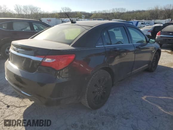 ✅ 2014 Chrysler 200 LX • VIN: 1C3CCBAB5EN167775 • Лот: 50332175. Опубликован ранее на Copart с пробегом 178 543 миль. Бесплатный доступ к архиву аукционных продаж из США и подробный отчёт об истории автомобиля на DreamBid. Изображение 3.