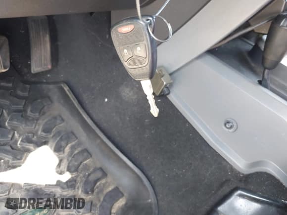 ✅ 2007 Jeep Wrangler Unlimited Sahara • VIN: 1J4GA59117L118162 • Lot: 42835652. Listed on IAAI with 199,208 mi. Free auction sales archive from the USA and detailed vehicle history report at DreamBid. Image 11.