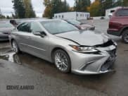 ✅ 2021 Lexus ES 300h Luxury • VIN: 58AEA1C15MU011382 • Lot: 90995395. Wystawiony na Copart z przebiegiem 30 196 mil. Bezpłatny archiwum sprzedaży aukcyjnych z USA i szczegółowy raport historii pojazdu na DreamBid. Zdjęcie 4.