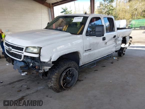 ✅ 2007 Chevrolet Silverado 1500HD LT2 • VIN: 1GCGK13U57F141148 • Лот: 43740885. Опубликован ранее на IAAI с пробегом 139 978 миль. Бесплатный доступ к архиву аукционных продаж из США и подробный отчёт об истории автомобиля на DreamBid. Изображение 2.