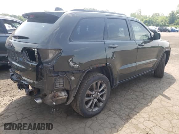 ✅ 2017 Jeep Grand Cherokee Limited 75th Anniversary • VIN: 1C4RJFBT2HC675308 • Лот: 58049585. Опубликован ранее на Copart с пробегом 136 330 миль. Бесплатный доступ к архиву аукционных продаж из США и подробный отчёт об истории автомобиля на DreamBid. Изображение 3.