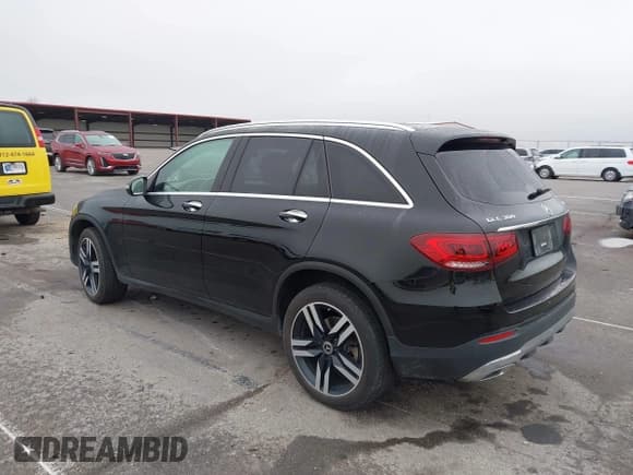 ✅ 2020 Mercedes-Benz GLC 300 • VIN: WDC0G8EB0LF715621 • Лот: 43729258. Опубликован ранее на IAAI с пробегом 115 019 миль. Бесплатный доступ к архиву аукционных продаж из США и подробный отчёт об истории автомобиля на DreamBid. Изображение 3.