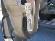 ✅ 2006 Jeep Commander • VIN: 1J8HG48N56C246824 • Lot: 50512095. Wystawiony na Copart z przebiegiem 164 131 mil. Bezpłatny archiwum sprzedaży aukcyjnych z USA i szczegółowy raport historii pojazdu na DreamBid. Zdjęcie 14.