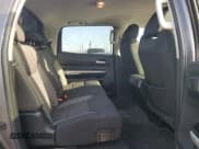 ✅ 2017 Toyota Tundra SR5 • VIN: 5TFEY5F13HX223809 • Лот: 45572755. Опубликован ранее на Copart с пробегом 83 249 миль. Бесплатный доступ к архиву аукционных продаж из США и подробный отчёт об истории автомобиля на DreamBid. Изображение 10.