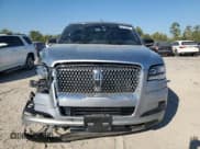 ✅ 2024 Lincoln Navigator Reserve • VIN: 5LMJJ2LG5REL10031 • Lot: 85140855. Wystawiony na Copart z przebiegiem 6 512 mil. Bezpłatny archiwum sprzedaży aukcyjnych z USA i szczegółowy raport historii pojazdu na DreamBid. Zdjęcie 5.