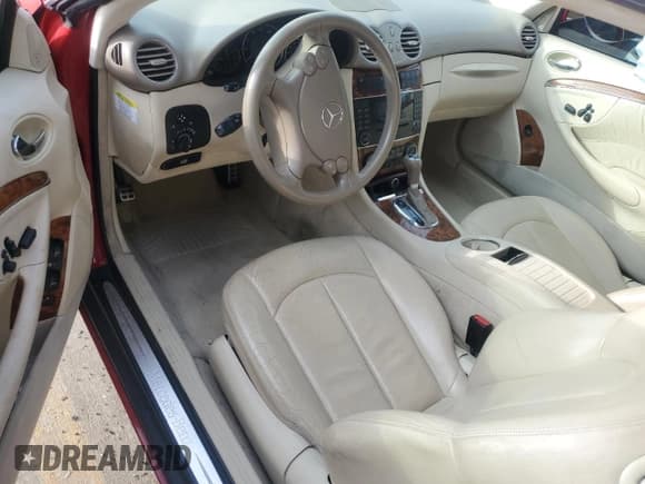 ✅ 2009 Mercedes-Benz CLK 350 • VIN: WDBTJ56H69F263333 • Lot: 66395384. Wystawiony na Copart z przebiegiem 138 149 mil. Bezpłatny archiwum sprzedaży aukcyjnych z USA i szczegółowy raport historii pojazdu na DreamBid. Zdjęcie 8.