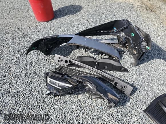 ✅ 2023 Subaru Solterra Limited • VIN: JTMABABAXPA009240 • Лот: 70313255. Опубликован ранее на Copart с пробегом 8 916 миль. Бесплатный доступ к архиву аукционных продаж из США и подробный отчёт об истории автомобиля на DreamBid. Изображение 13.