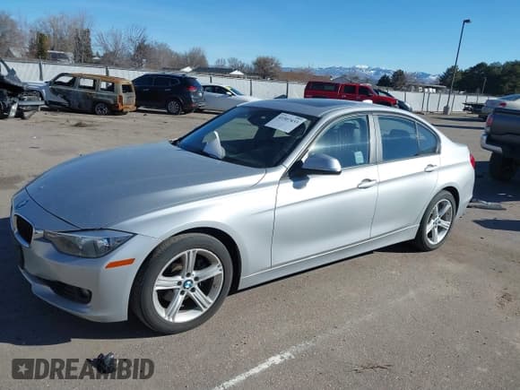 ✅ 2012 BMW 3 Series 328i • VIN: WBA3A5C53CF345021 • Лот: 41507433. Опубликован ранее на IAAI с пробегом 170 181 миль. Бесплатный доступ к архиву аукционных продаж из США и подробный отчёт об истории автомобиля на DreamBid. Изображение 2.