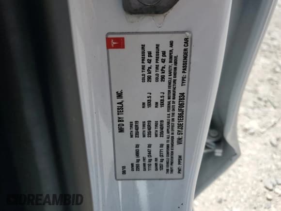 ✅ 2018 Tesla Model 3 Long Range Battery • VIN: 5YJ3E1EB6JF067834 • Lot: 55441405. Wystawiony na Copart z przebiegiem 82 065 mil. Bezpłatny archiwum sprzedaży aukcyjnych z USA i szczegółowy raport historii pojazdu na DreamBid. Zdjęcie 13.