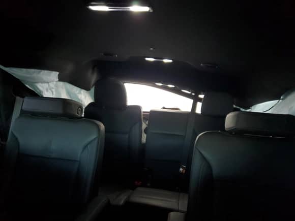 2024 Chevrolet Tahoe LT z VIN 1GNSKNKD9RR116359, wystawiony jako Copart lot #80519004 z przebiegiem 10 275 mil mil oraz Szkoda całkowita • Salvage title. Historia ofert i sprzedaży dostępna na DreamBid. Obrazek 10.