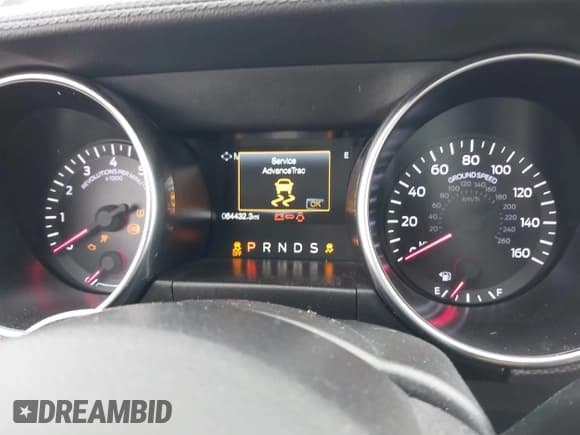 ✅ 2019 Ford Mustang GT • VIN: 1FA6P8CF7K5160974 • Lot: 43557577. Wystawiony na IAAI z przebiegiem 64 432 mil. Bezpłatny archiwum sprzedaży aukcyjnych z USA i szczegółowy raport historii pojazdu na DreamBid. Zdjęcie 7.