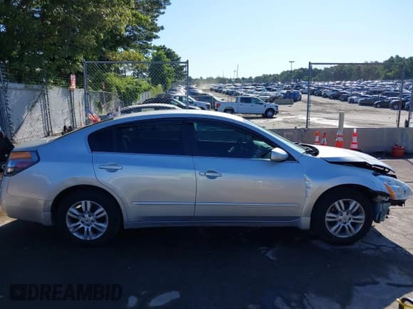 ✅ 2011 Nissan Altima SL • VIN: 1N4AL2AP6BN432316 • Lot: 43088398. Wystawiony na IAAI z przebiegiem 138 258 mil. Bezpłatny archiwum sprzedaży aukcyjnych z USA i szczegółowy raport historii pojazdu na DreamBid. Zdjęcie 14.