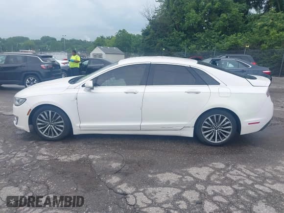 ✅ 2018 Lincoln MKZ Premiere • VIN: 3LN6L5A94JR629088 • Lot: 42651702. Listed on IAAI with 106,789 mi. Free auction sales archive from the USA and detailed vehicle history report at DreamBid. Image 15.
