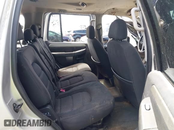 ✅ 2003 Ford Explorer XLT • VIN: 1FMZU73W53ZA27307 • Lot: 42332040. Listed on IAAI with 173,335 mi. Free auction sales archive from the USA and detailed vehicle history report at DreamBid. Image 8.