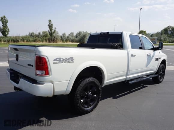 ✅ 2017 Ram 2500 • VIN: 3C6UR5KJ3HG676158 • Lot: 83428014. Wystawiony na Copart z przebiegiem 102 336 mil. Bezpłatny archiwum sprzedaży aukcyjnych z USA i szczegółowy raport historii pojazdu na DreamBid. Zdjęcie 3.