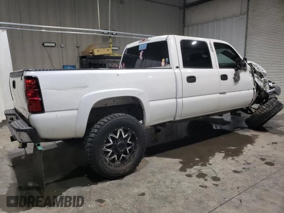 ✅ 2006 Chevrolet Silverado 2500HD Work Truck • VIN: 1GCHC23U36F131515 • Лот: 89382065. Опубликован ранее на Copart с пробегом 276 530 миль. Бесплатный доступ к архиву аукционных продаж из США и подробный отчёт об истории автомобиля на DreamBid. Изображение 3.