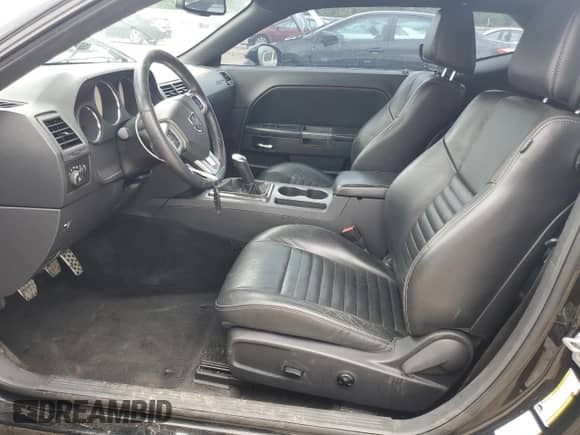 2014 Dodge Challenger Shaker z VIN 2C3CDYBT1EH160905, wystawiony jako Copart lot #57061945 z przebiegiem 116 439 mil mil oraz Szkoda całkowita • Salvage title. Historia ofert i sprzedaży dostępna na DreamBid. Obrazek 7.